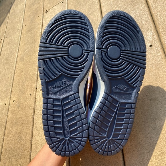 New Nike low dunks never worn, Size - Men’s 6.5 Women’s 8 - Picture 3 of 6